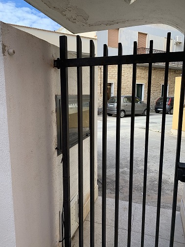 Chiusura Automatica Del Cancello Per Recinzione In Legno - Foto 8