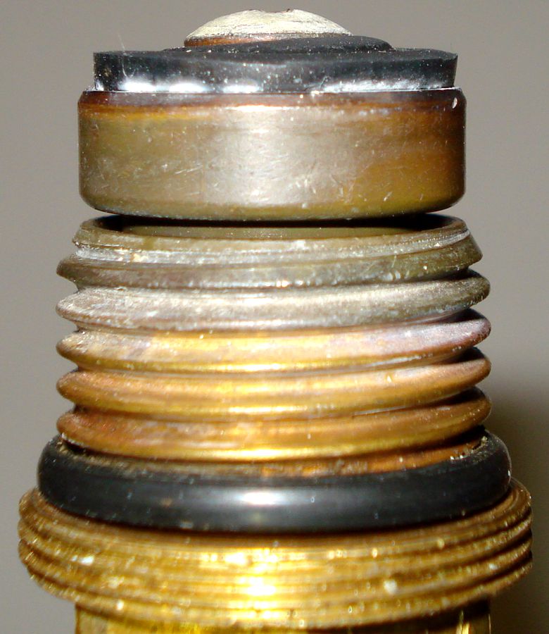 lavanderia doccia vitone guarnizione DSC01319_2.JPG