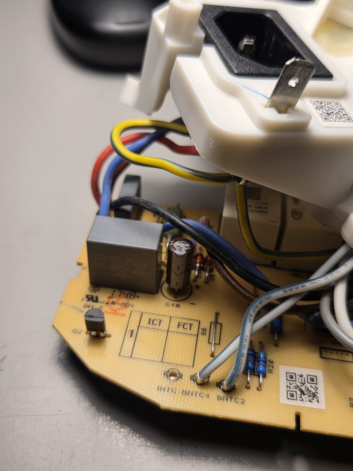 PCB con i vecchi condensatori