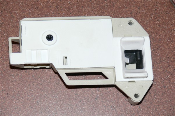 Questo è il ricambio acquistato che non funziona. non sembra originale