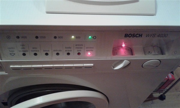 pulsante avvio premuto. il selettore di destra(solidale con il timer) si sposta