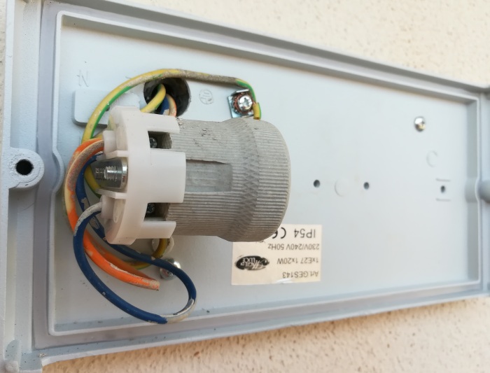 Plafoniera montaggio.jpg