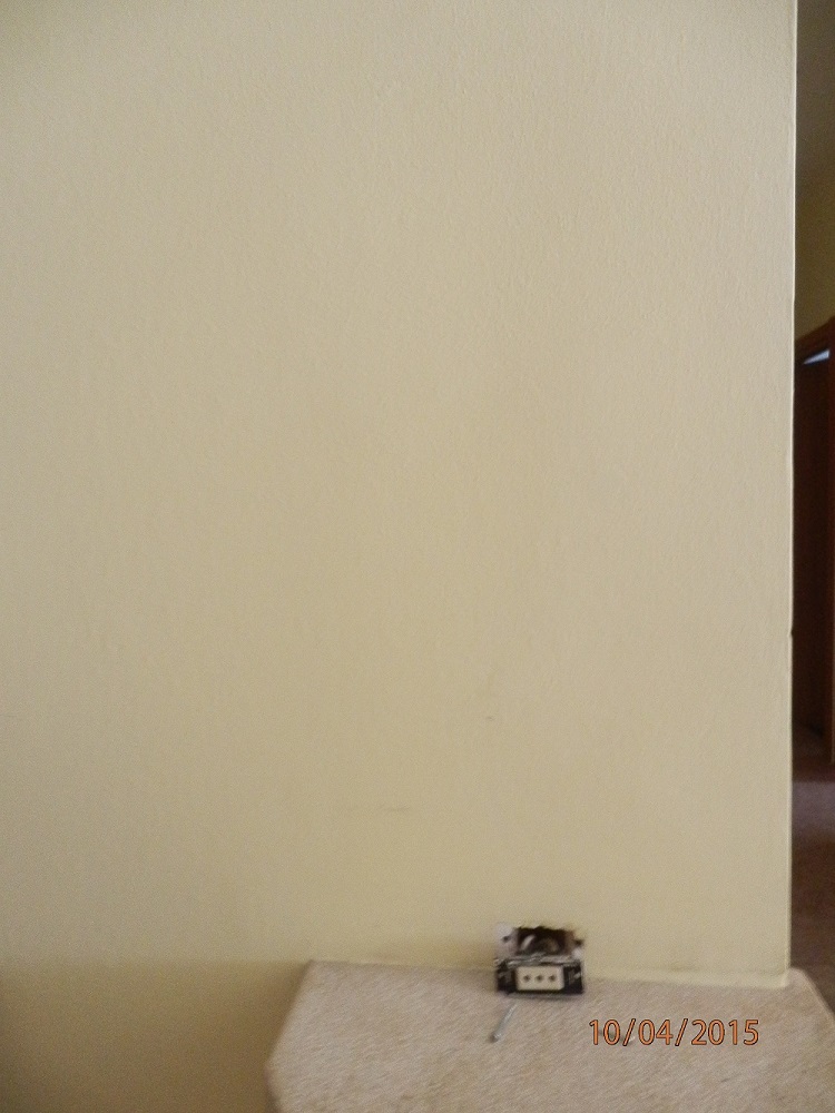 presa da due fili - muro.JPG