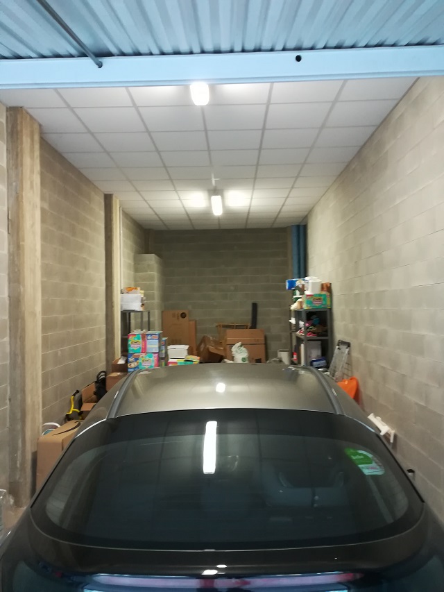 visale da in fondo tutto il garage.jpg