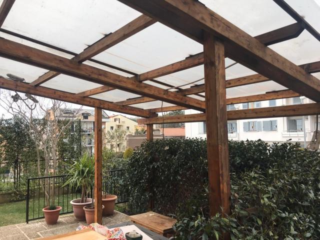 come si vede dalle foto il legno risulta non più lucido come dopo mani di olio..vorrei fargli tornare un effetto piu bello..mi aiutate non ho ben capito cosa fare..grazie