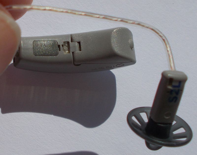 apparecchio acustico albafon DSCN4060_2.JPG