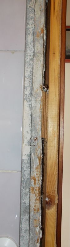 stipite verticale interno scoperchiato centro DSCN4456_2.JPG