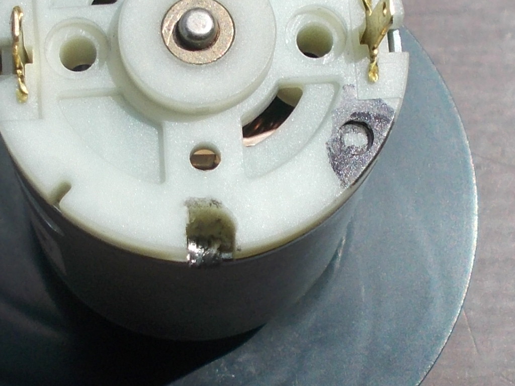 linguetta ribattuta da alzare