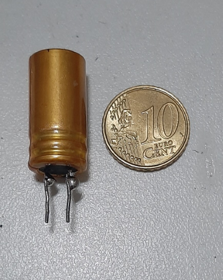Condensatore lampada a led.jpg