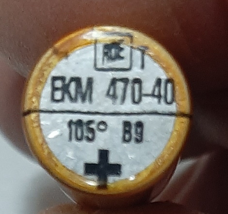 Condensatore lampada a led 1.jpg