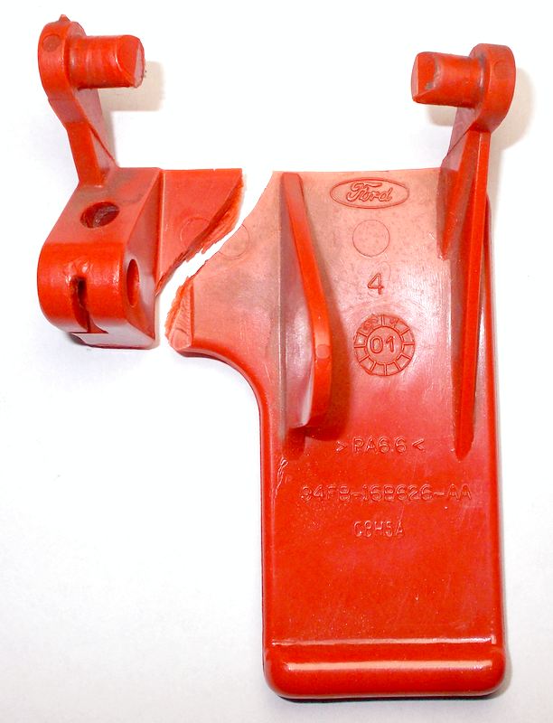 levetta apertura cofano DSCN0175_2.JPG