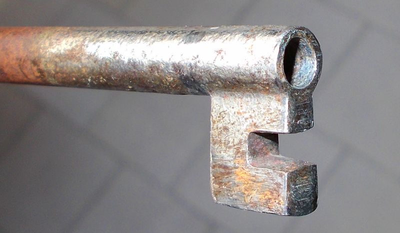 cassapanca chiave DSCN0336_2.JPG