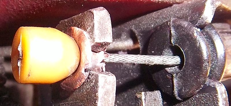 sistemazione occhiello nuovo 103_0077_2.JPG