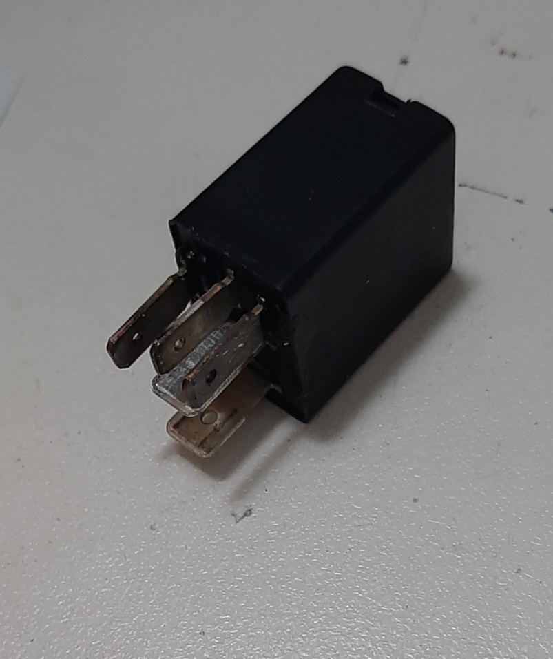 Relé compressore aria condizionata Scenic.jpg