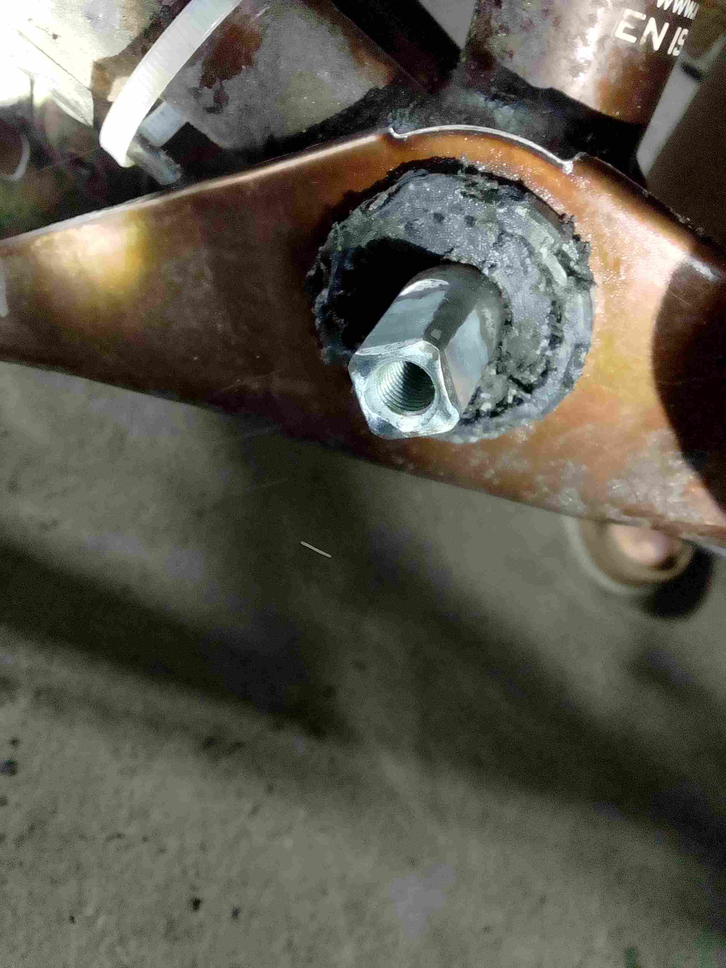 Movimento centrale rovinato in plastica