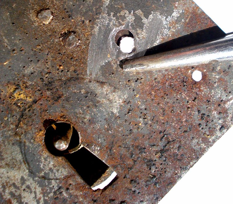 serratura smontata foro errore DSC01147_2.JPG