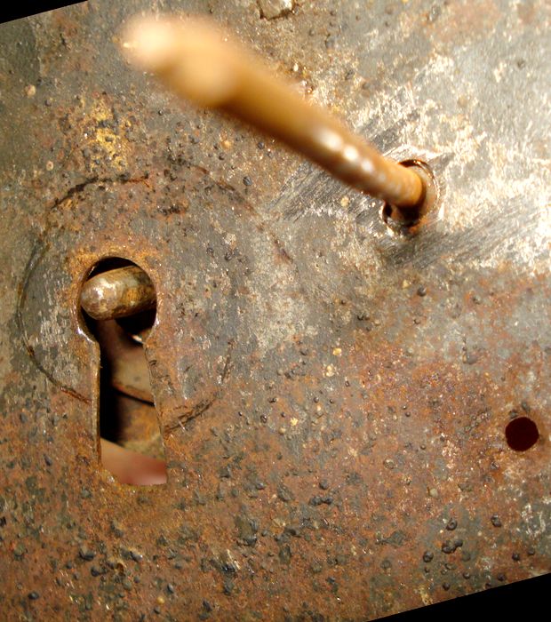 serratura soluzione chiodo 2mm no DSC01167_2.JPG